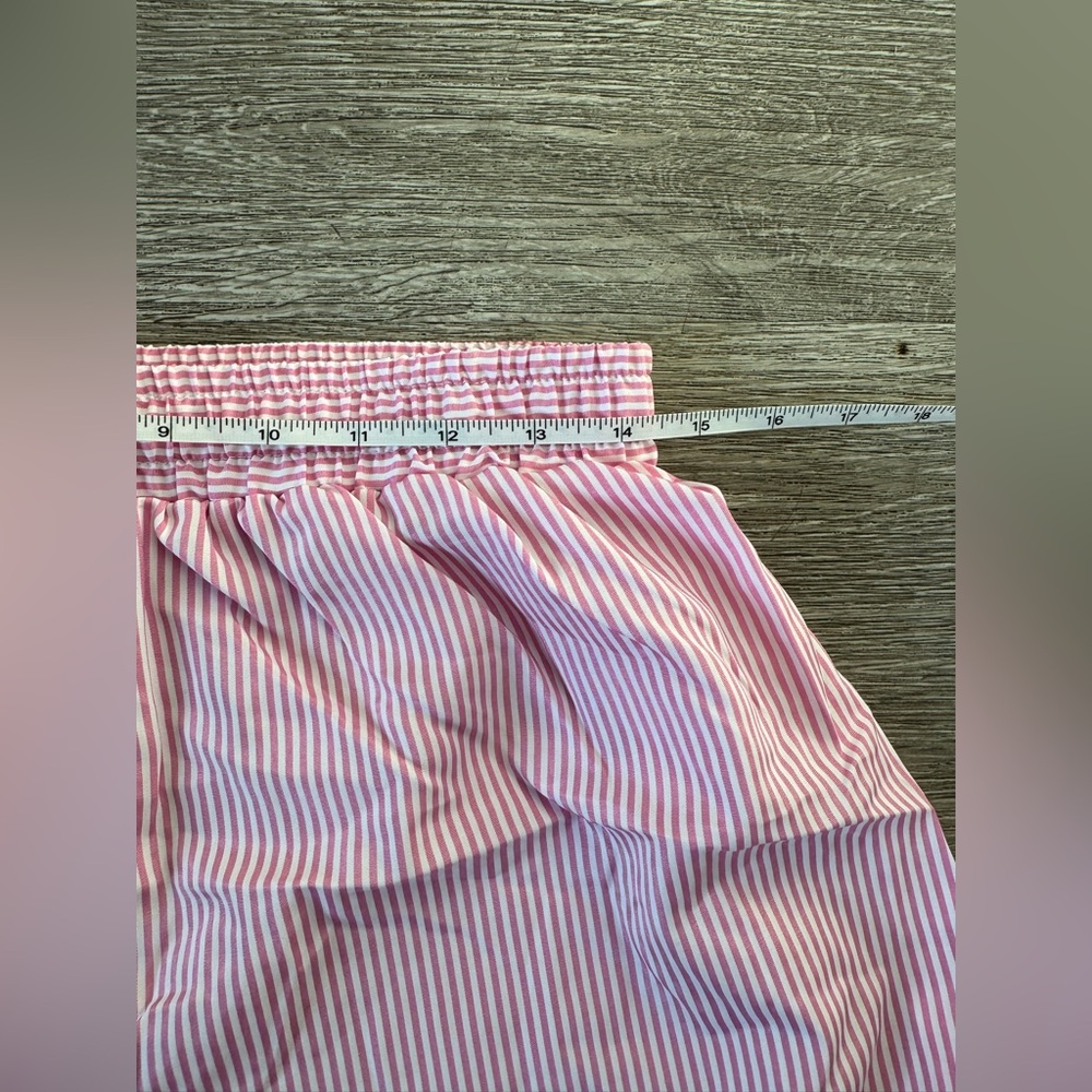 💕 NWOT Pink & White Striped Boxer Shorts Elastic Waist Lightweight Cotton Size M - Picture 3 of 4